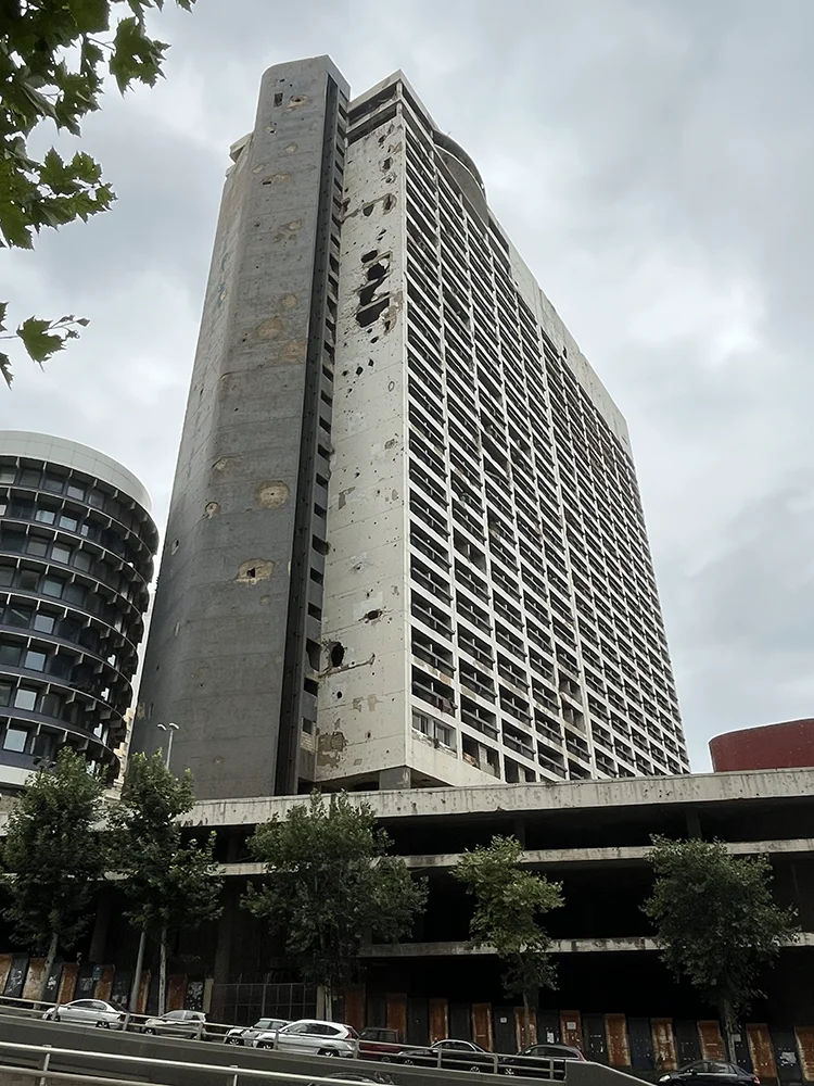 Hotel Holidayy Inn de Beirut atacado durante la Guerra