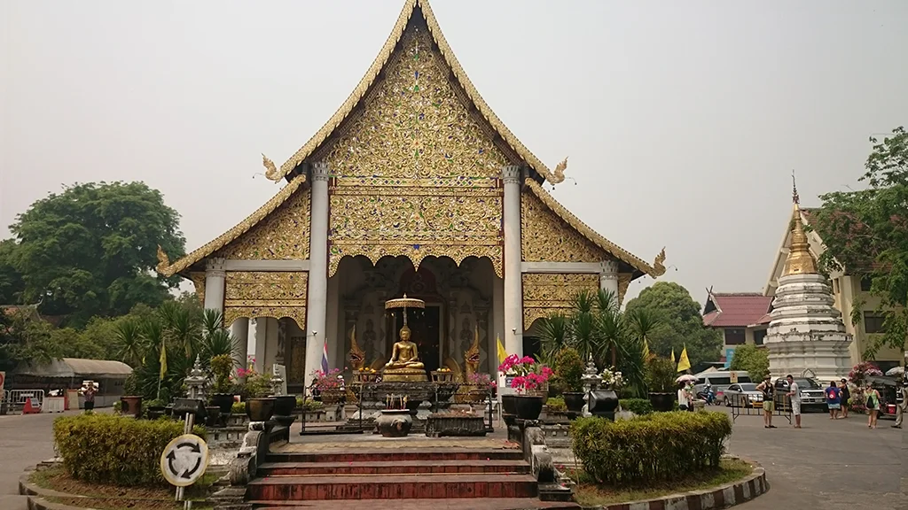 Templo budista de Chiang Mai durante mi viaje por Tailandia